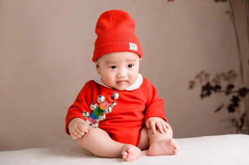 巴中宝宝几个月戴银手镯好